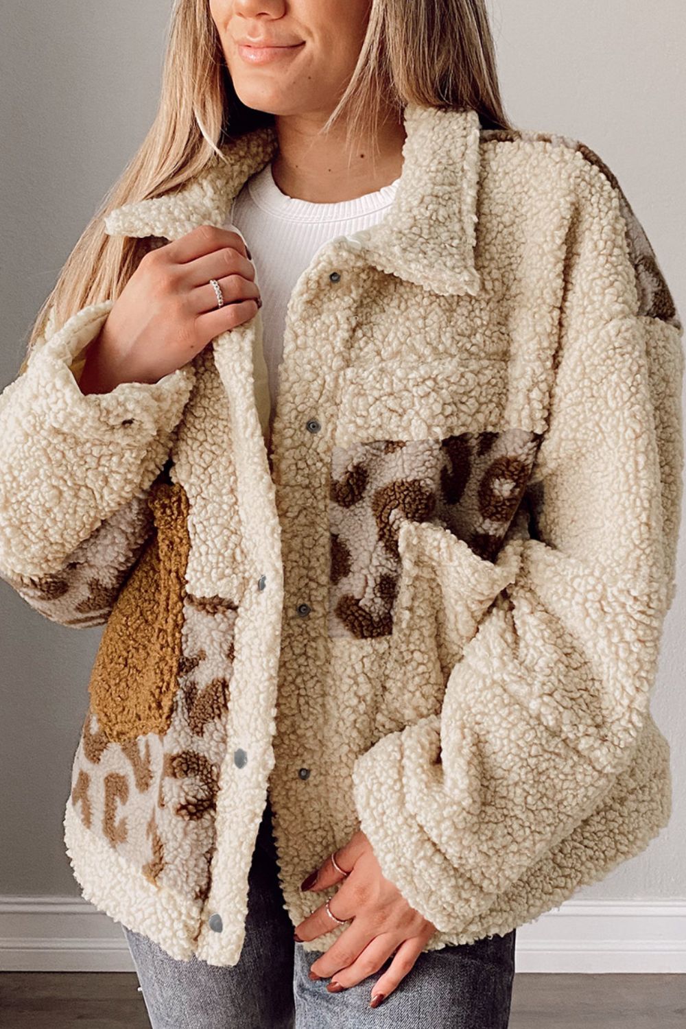 Pocketed Leopard Collared Neck Sherpa Women Jacket - STREETMODE ™