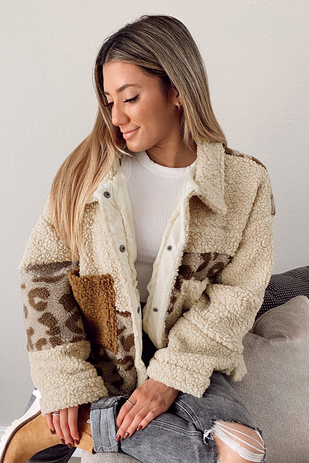 Pocketed Leopard Collared Neck Sherpa Women Jacket - STREETMODE ™