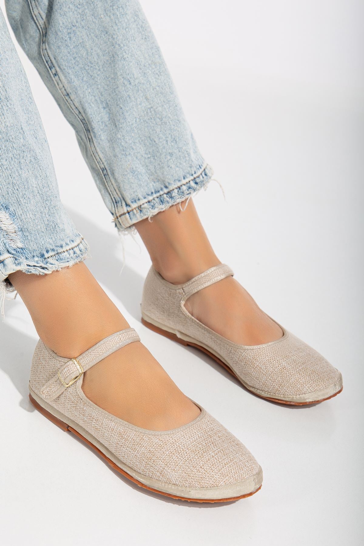 Beige Linen Buckle Detailed Flat Sole Women's Ballerinas - STREETMODE ™