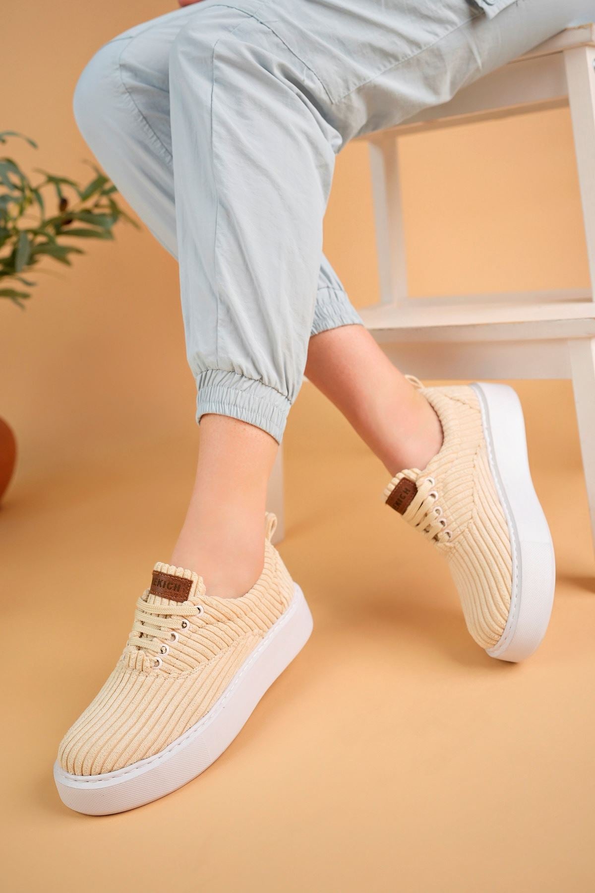 CH173 CBT Velluto Women's Shoes BEIGE - STREETMODE ™
