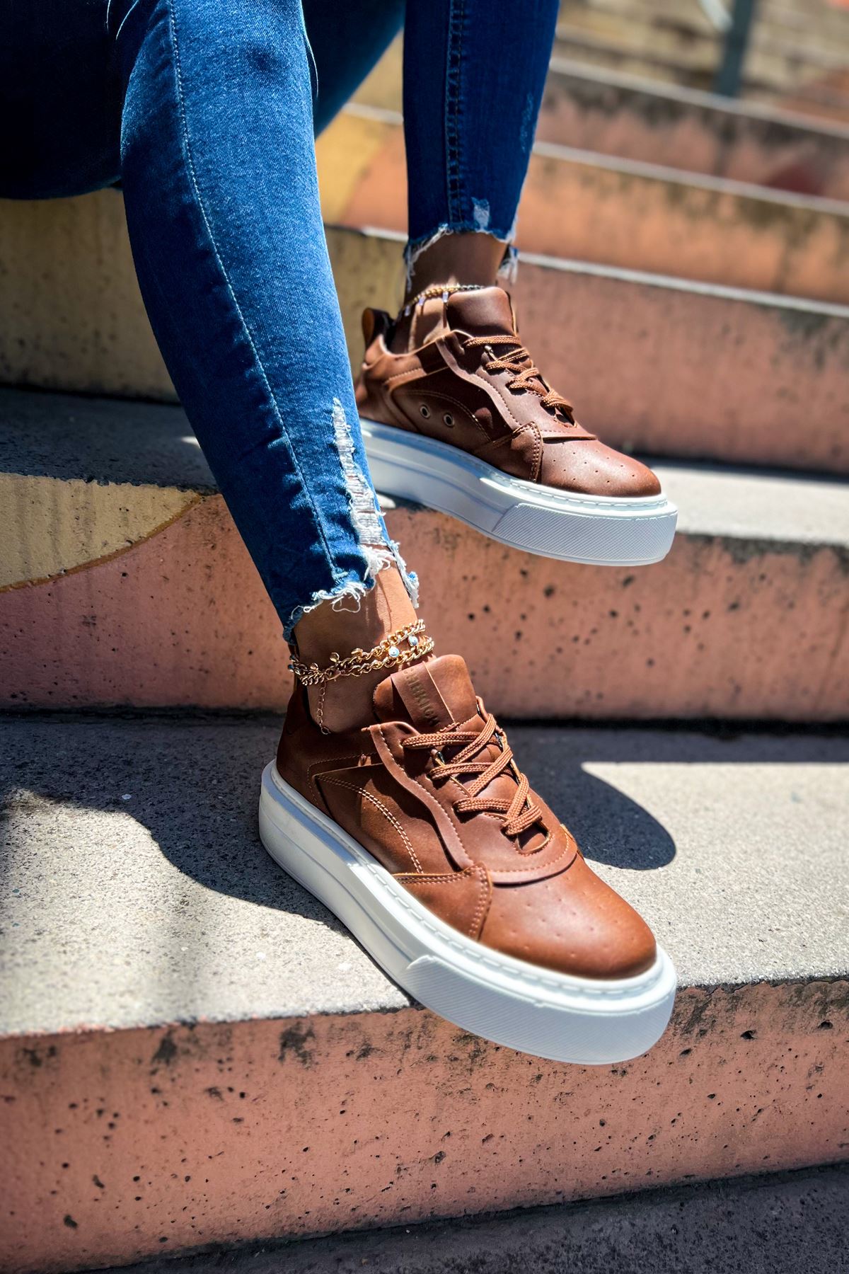 CH187 CBT Women's sneakers Shoes Brown