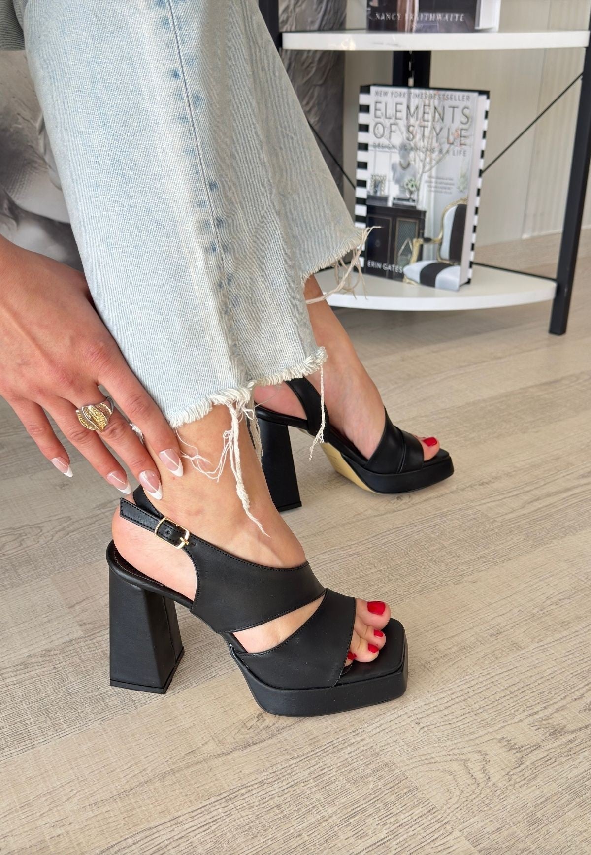 Women's Black Leather High Heel Shoes - STREETMODE ™