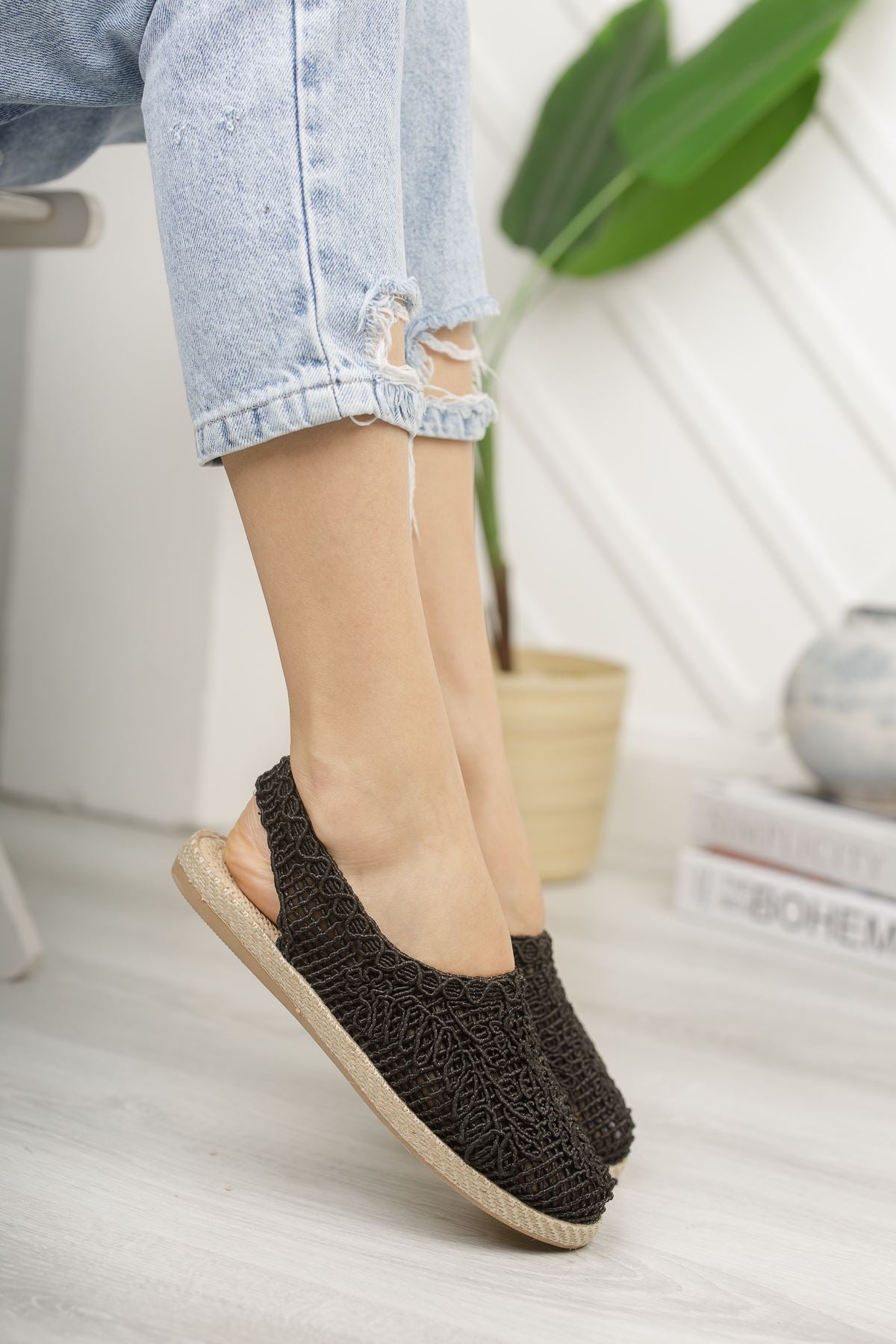 Dalya Black Women's Flats