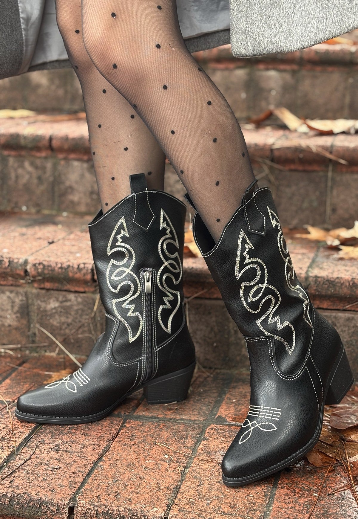 Women's Black Skin White Embroidered Heeled Boots - STREETMODE ™