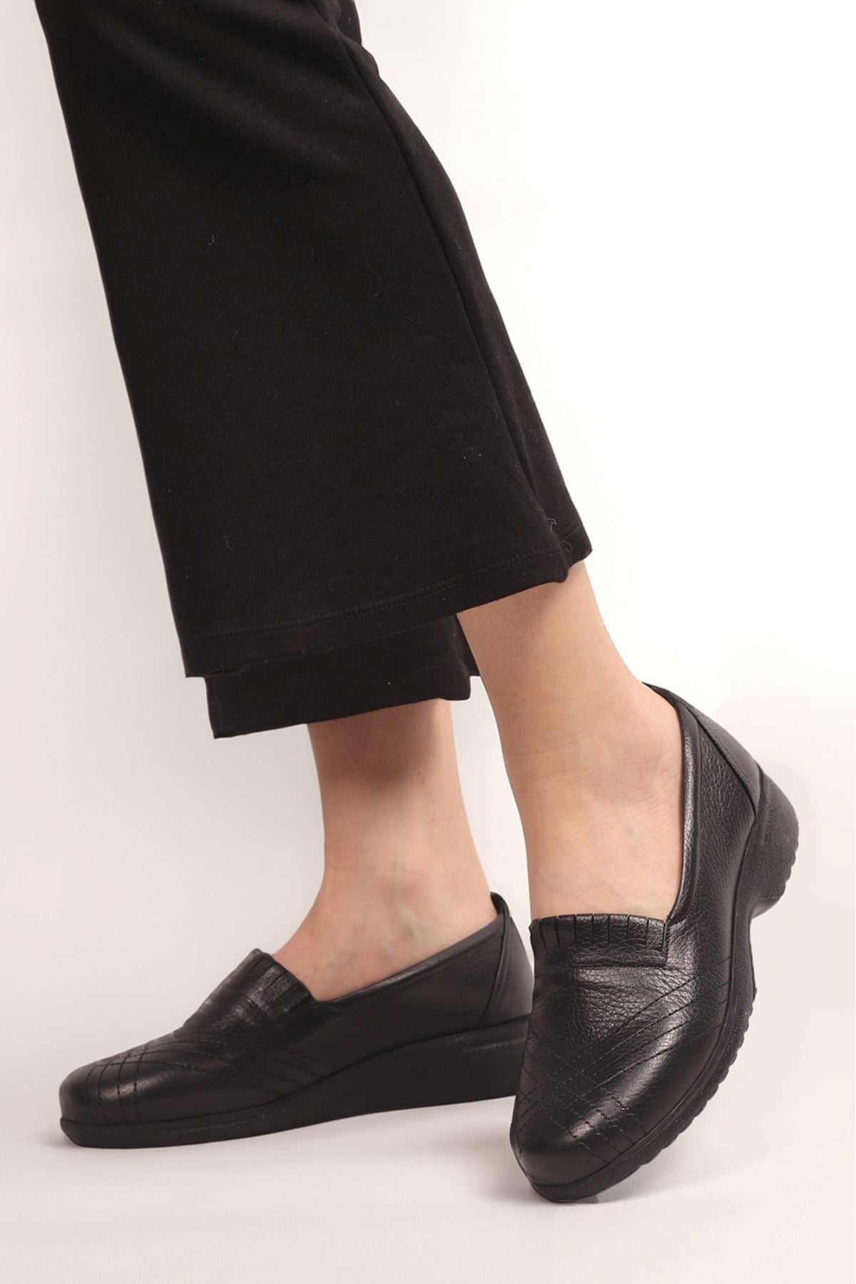 Women's Genuine Leather Daily Use Flexible Comfort Shoes - STREETMODE ™