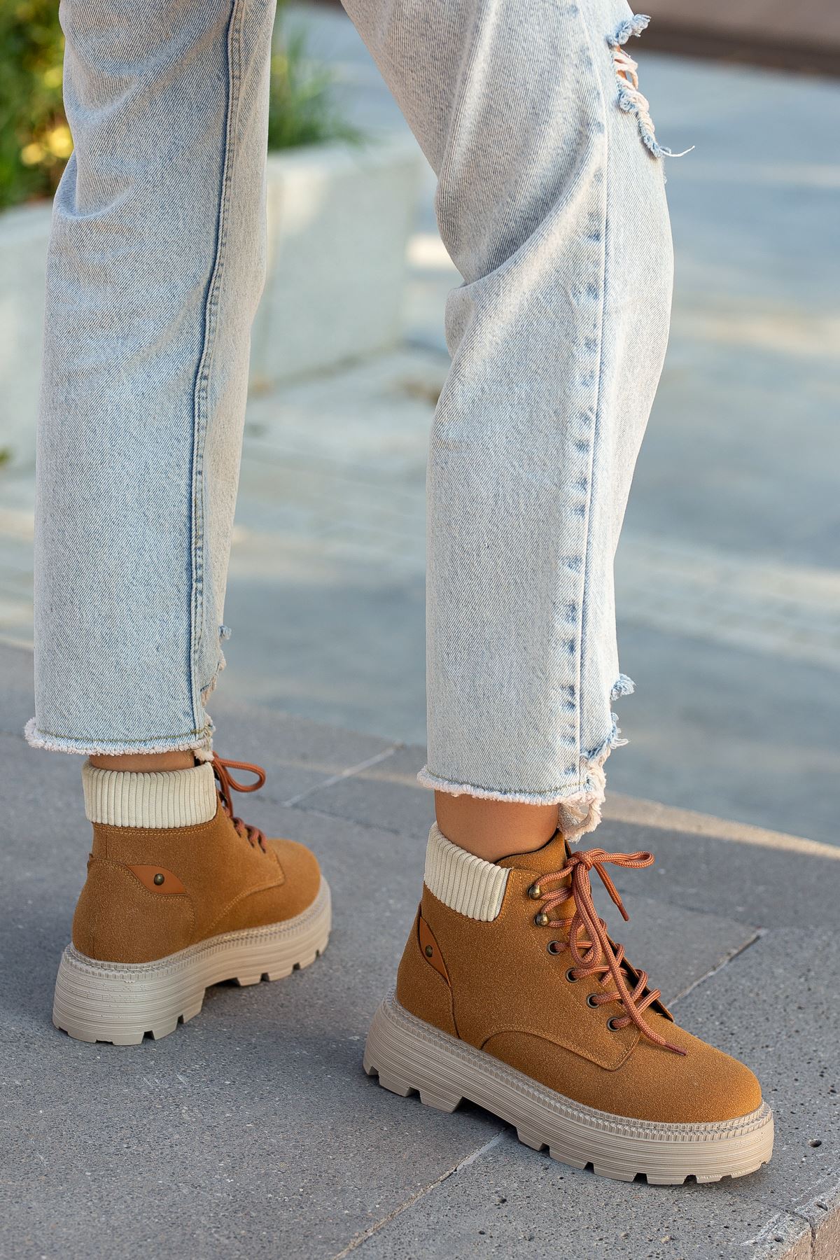 Mustard Cat Lace Detail Women's Boots - STREETMODE ™