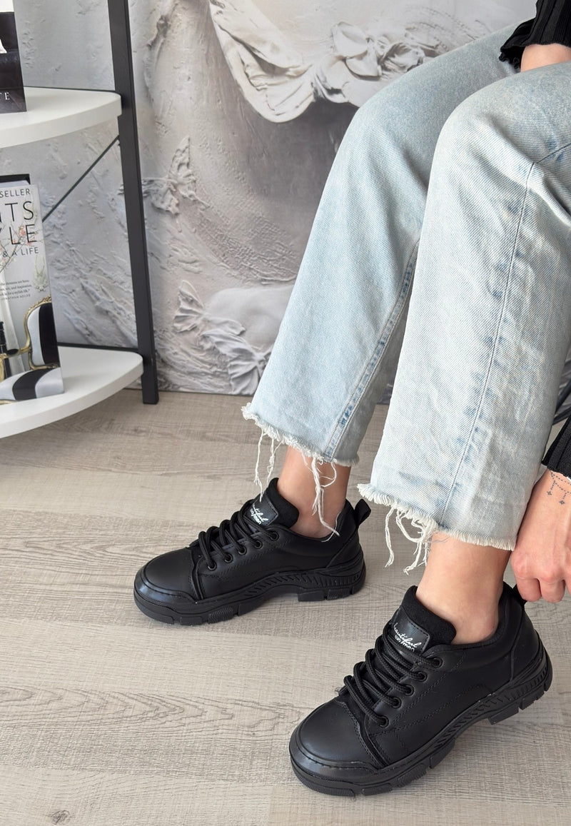 Women's Black Leather Lace-Up Sneakersı - STREETMODE ™