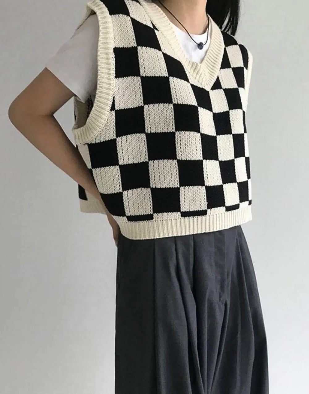 Women's Square Patterned V Neck Sweater - STREETMODE ™