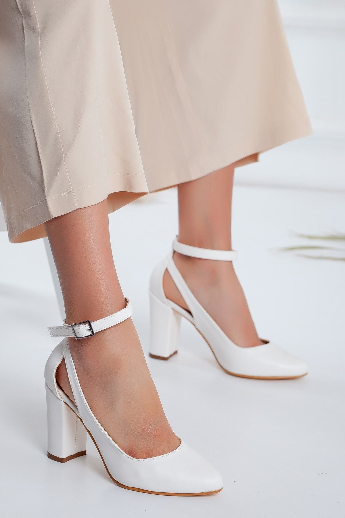 Women's Lillian Heels White Skin Shoes - STREETMODE ™