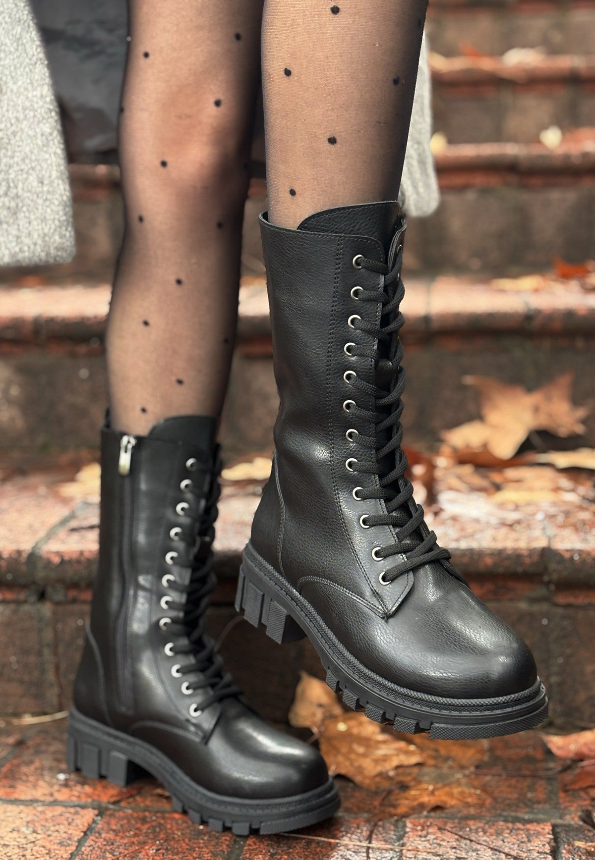Women's Black Leather Lace-Up Boots - STREETMODE ™