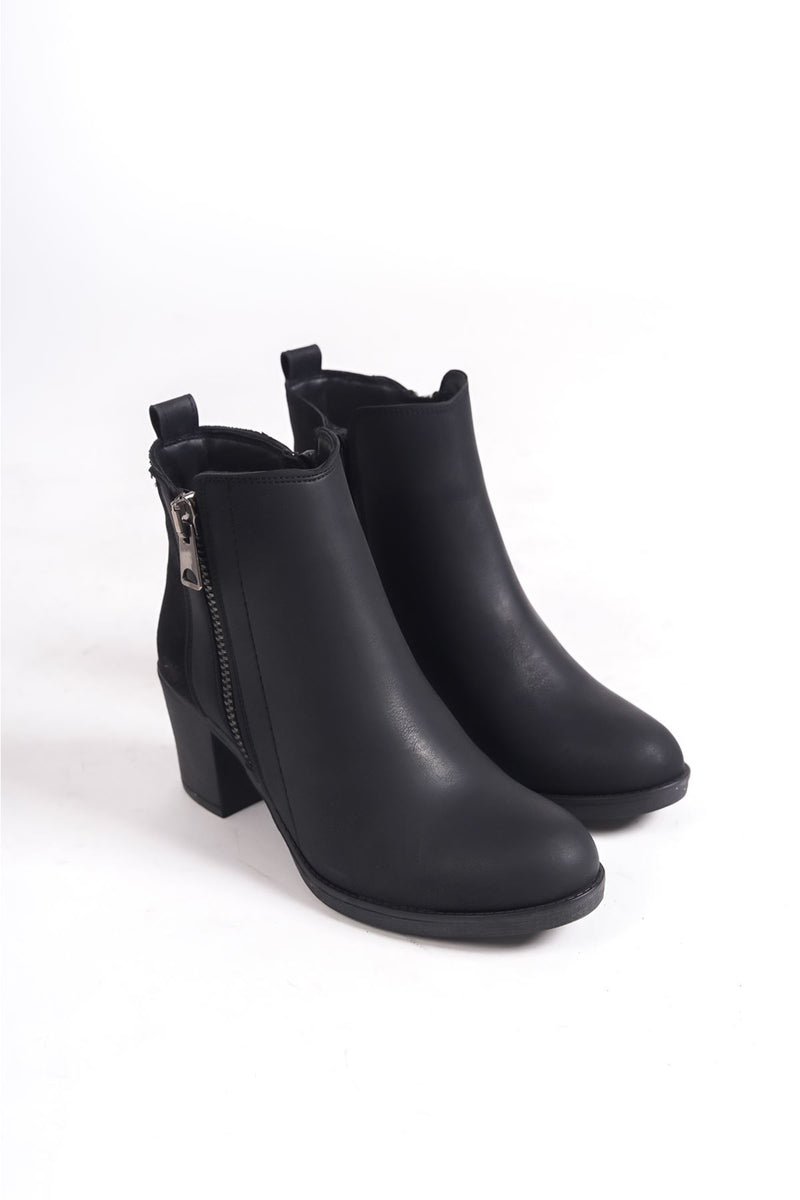 Nehar Women's Black Color Zippered Heeled Boots - STREETMODE ™