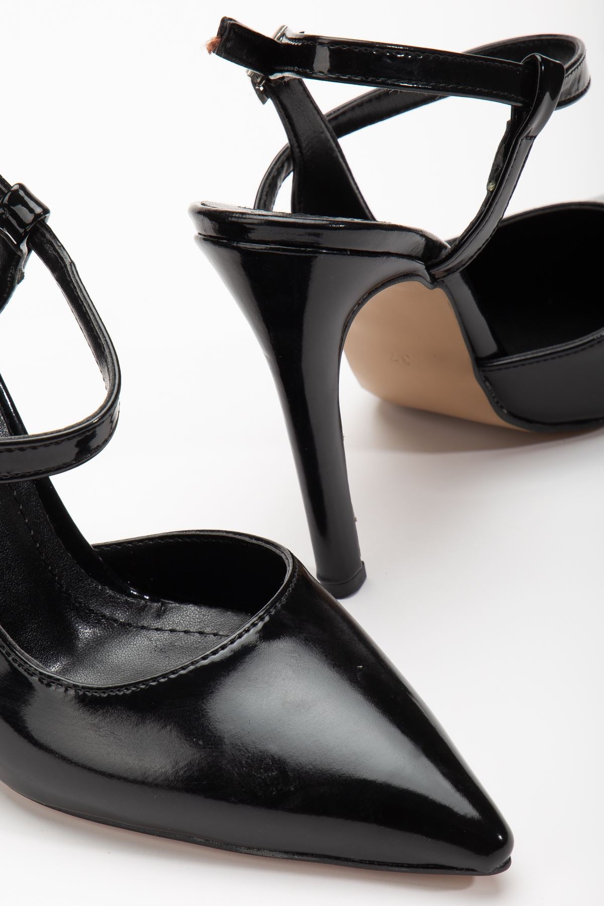 Nely Black Patent Leather Pointed Women's Heeled Shoes - STREETMODE ™