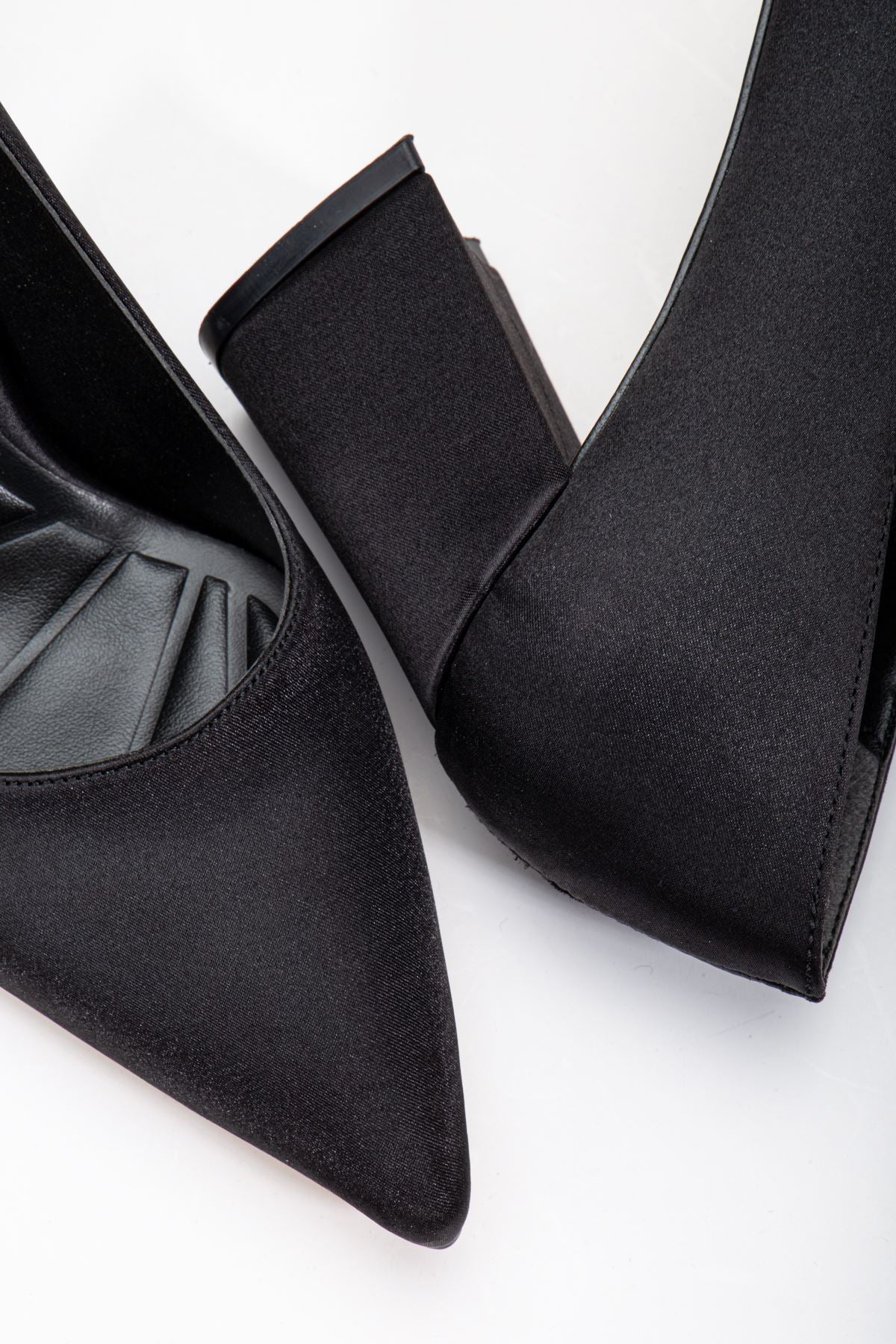 Women's Black Satin Pointed Toe Detailed Heeled Shoes - STREETMODE ™