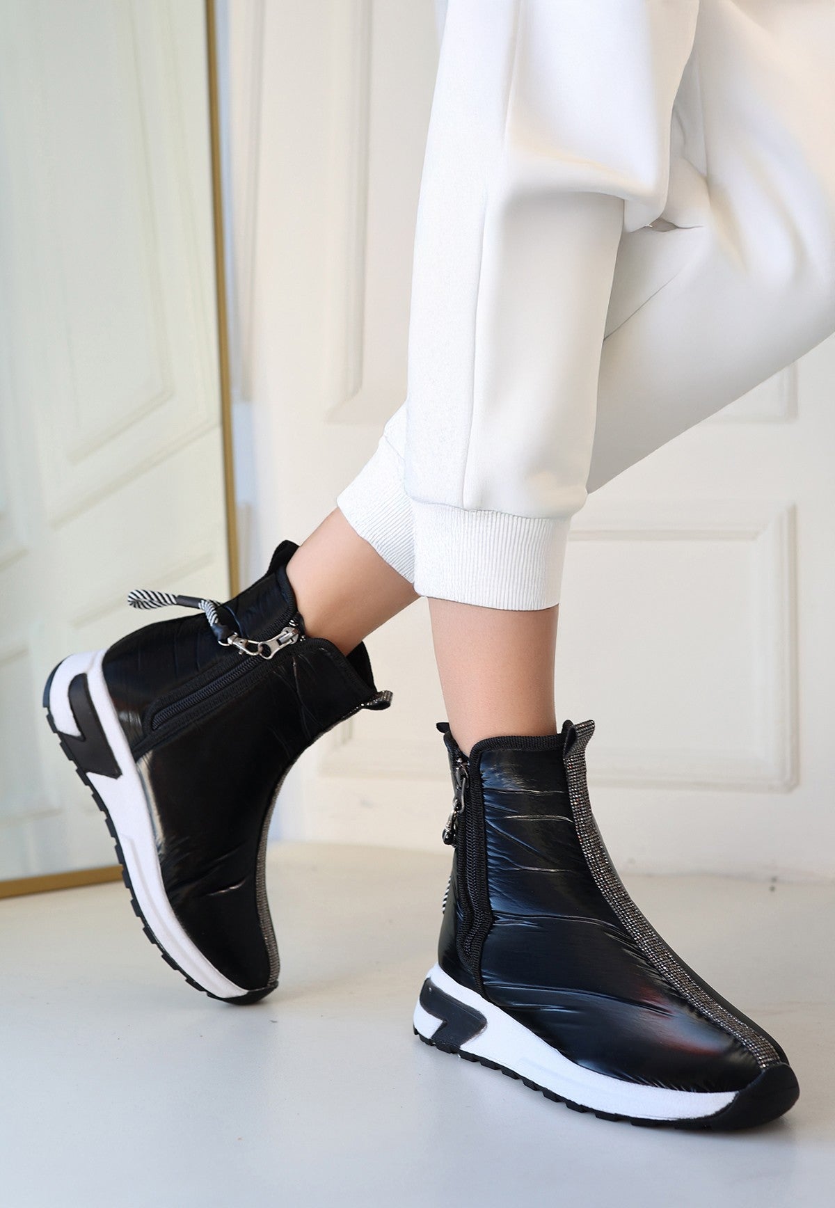 Women's Black Parachute Zipper Boots - STREETMODE ™