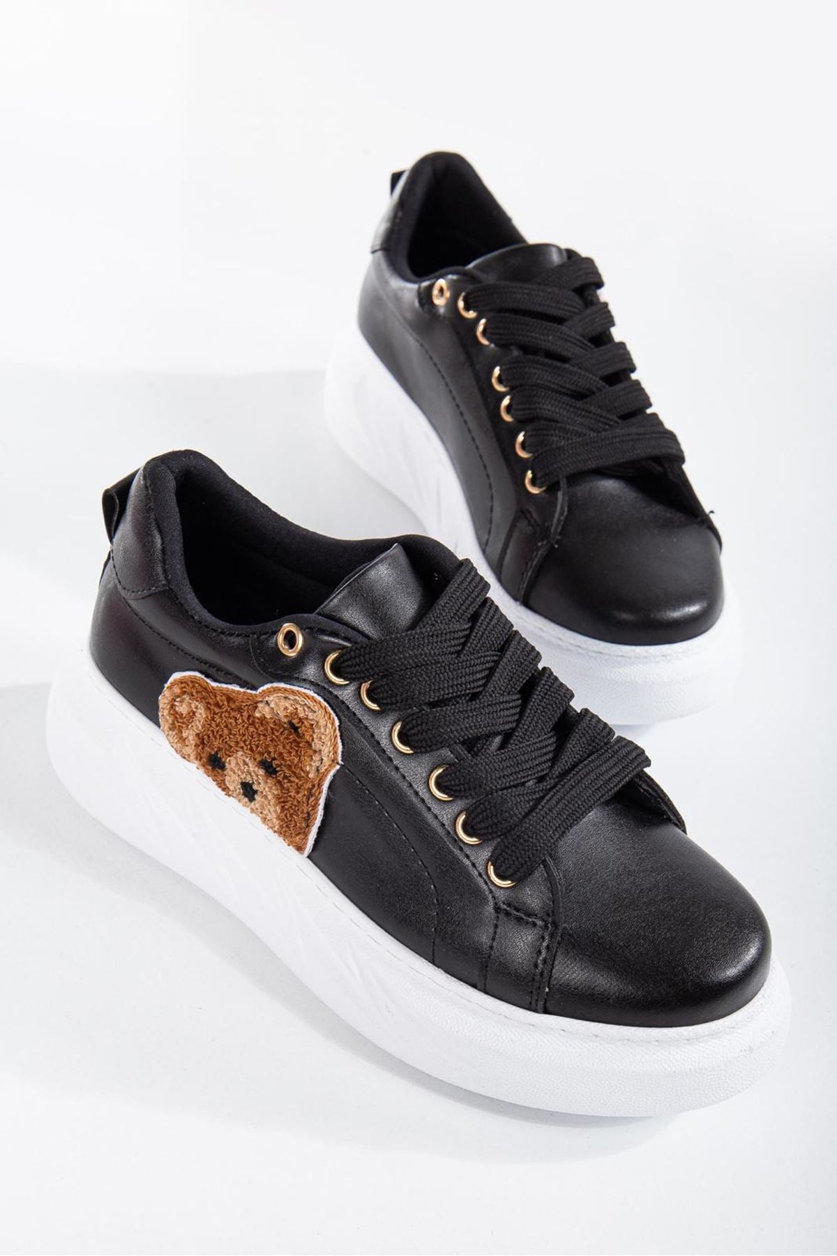 Women's Black Thick-Soled Teddy Bear Detailed Sneakers - STREETMODE ™