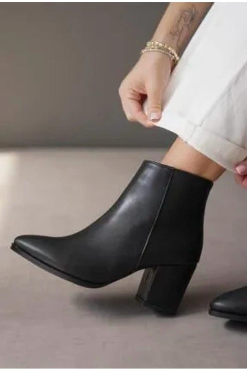 Black Heeled Zippered Leather Women's Pointed Boots - STREETMODE ™