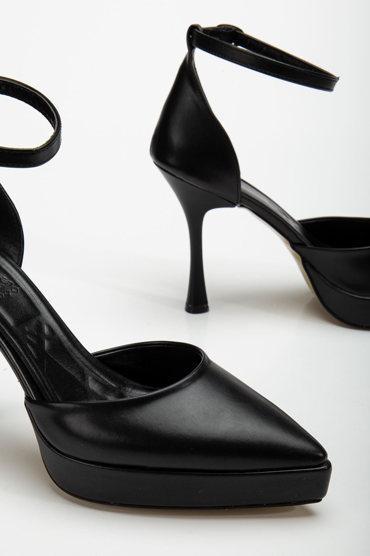 Women's Black Leather Platform Pointed Toe Thick Heel Shoes - STREETMODE ™