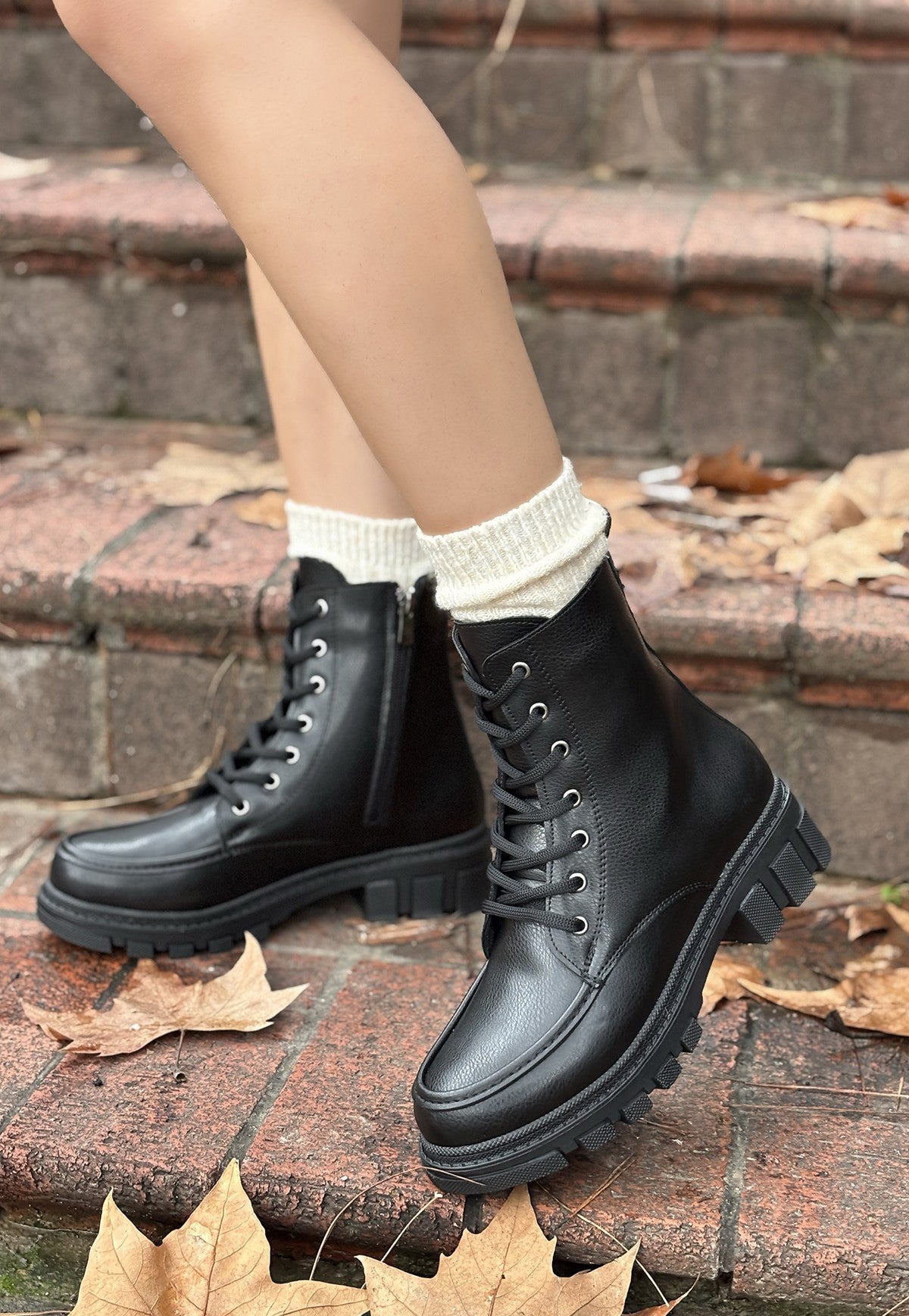 Women's Black Leather Lace-Up Boots - STREETMODE ™