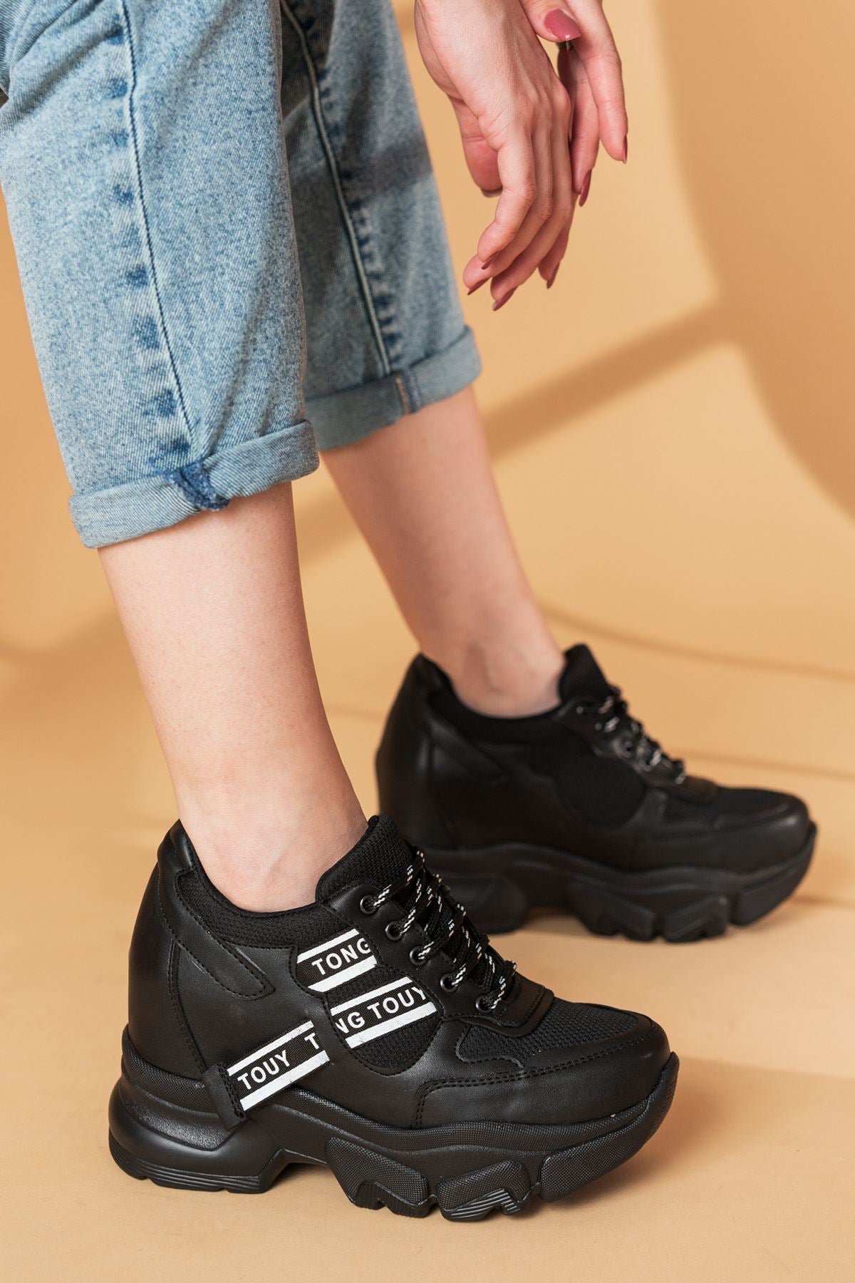 Reilo women's Black Matte Leather Sneakers shoes - STREETMODE ™