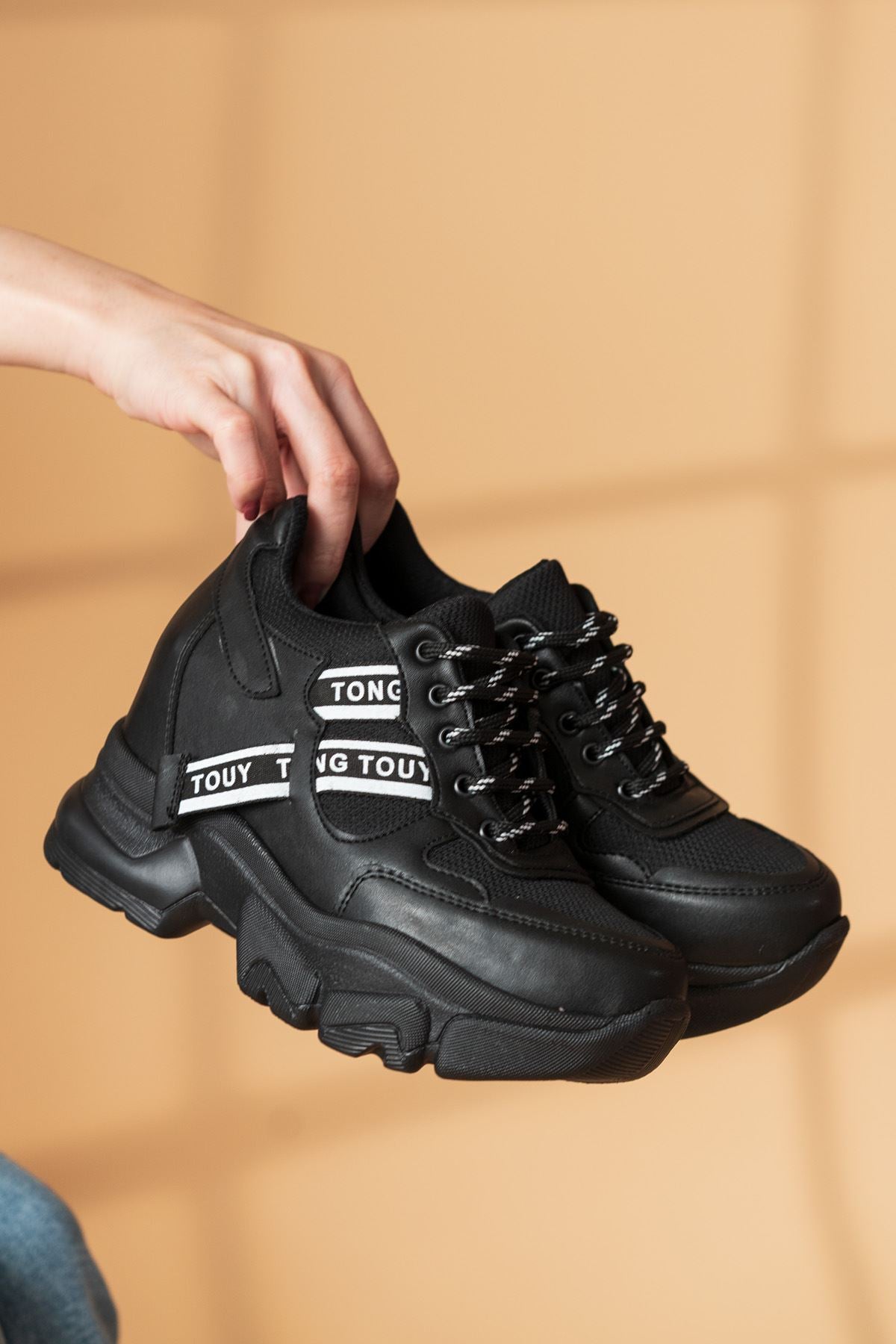Reilo women's Black Matte Leather Sneakers shoes - STREETMODE ™
