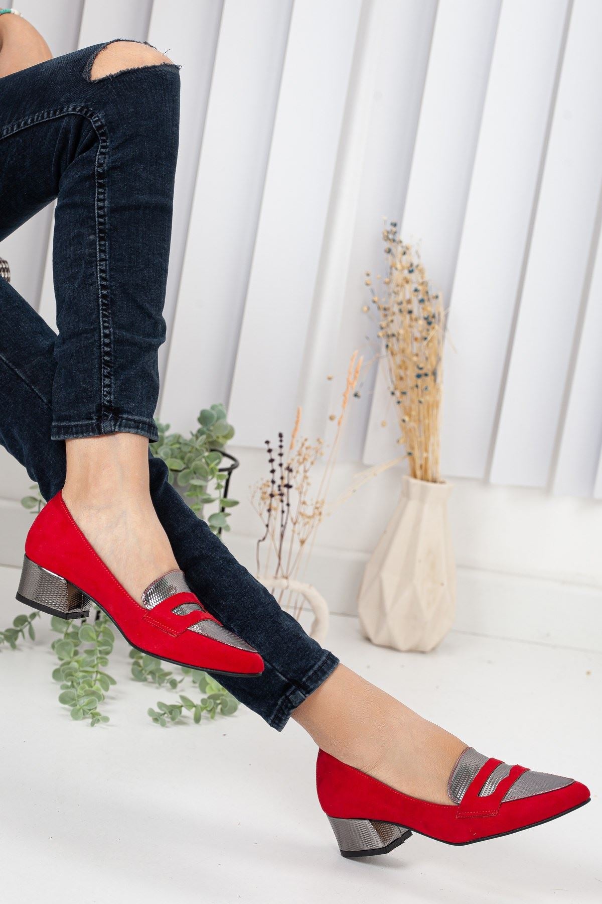 Women's Mia Heeled Red Suede Platinum Detail Shoes - STREETMODE ™