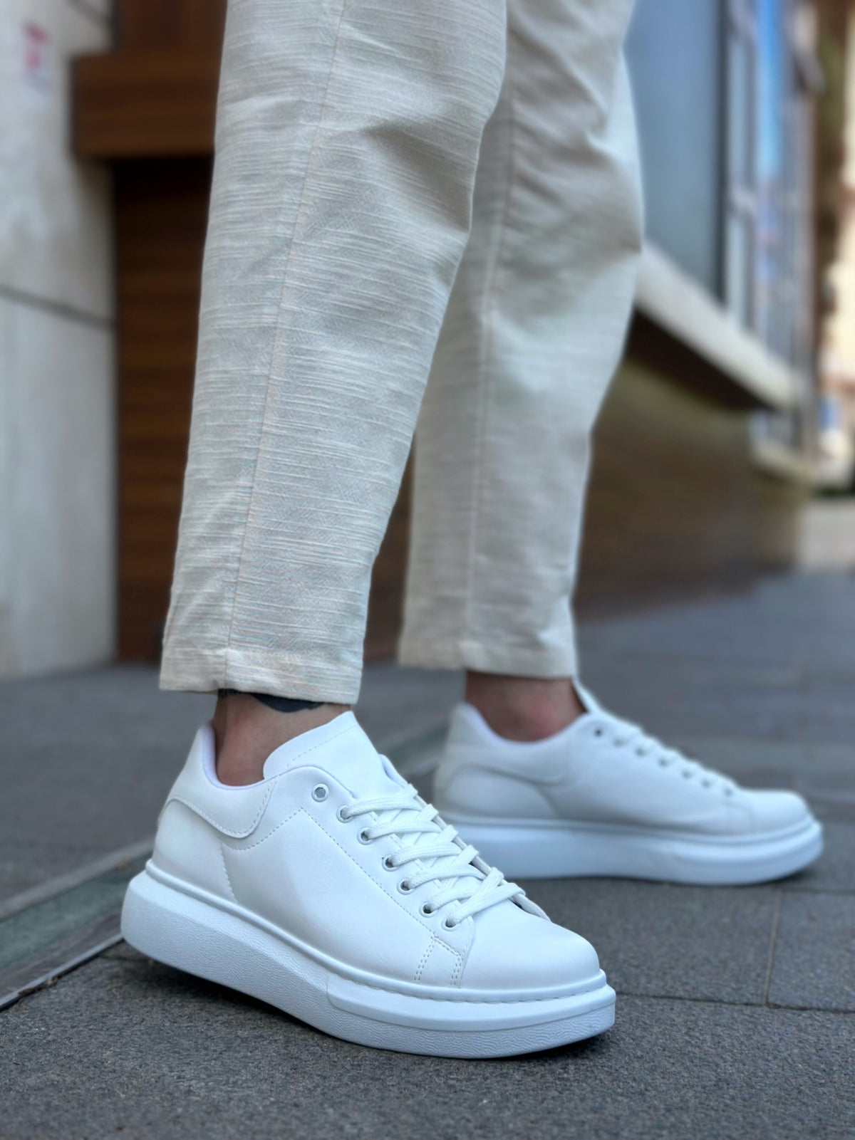 BA0547 BOA Sport Herrenschuhe mit dicker hoher Sohle und weißer Schnürung
