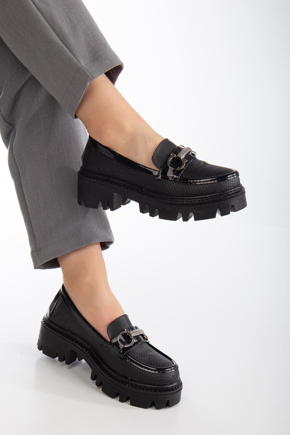 Women's Black Buckle Detailed Oxford Shoes - STREETMODE ™