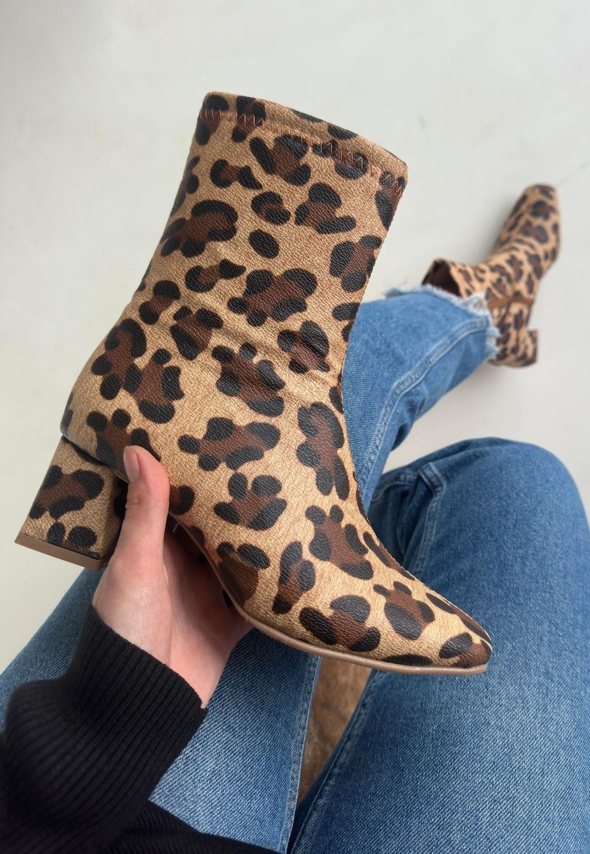 Women's Leopard Skin Stretch Heeled Boots - STREETMODE ™