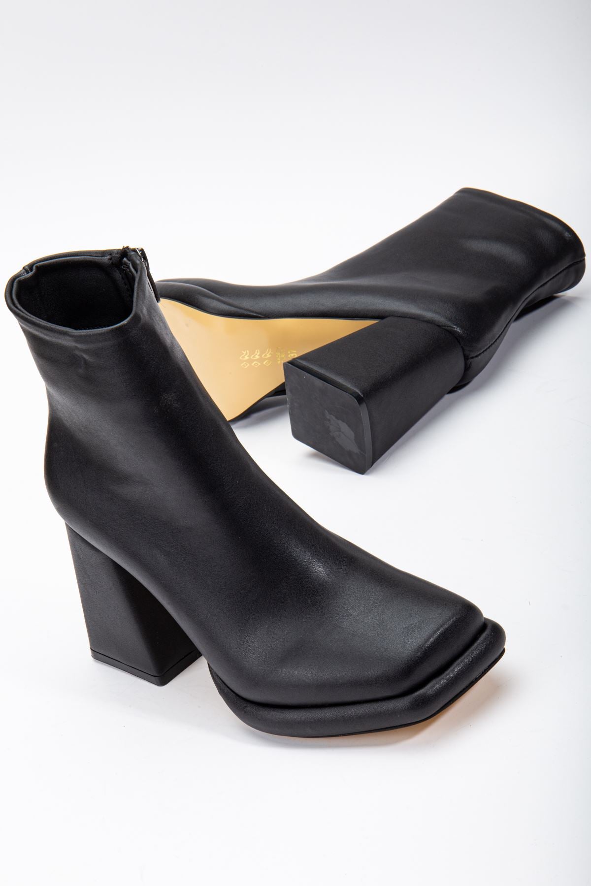 Black Leather Platform Detail Women's Boots - STREETMODE ™