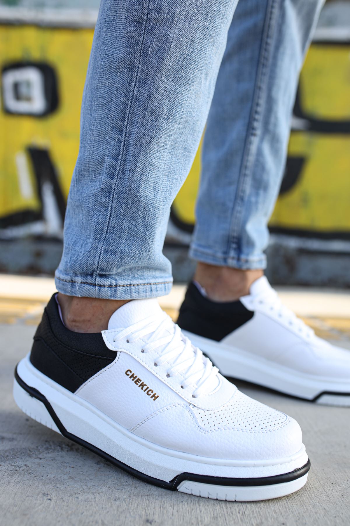 CH075 Men's Unisex White Casual Sneaker Sports Shoes - STREETMODE ™