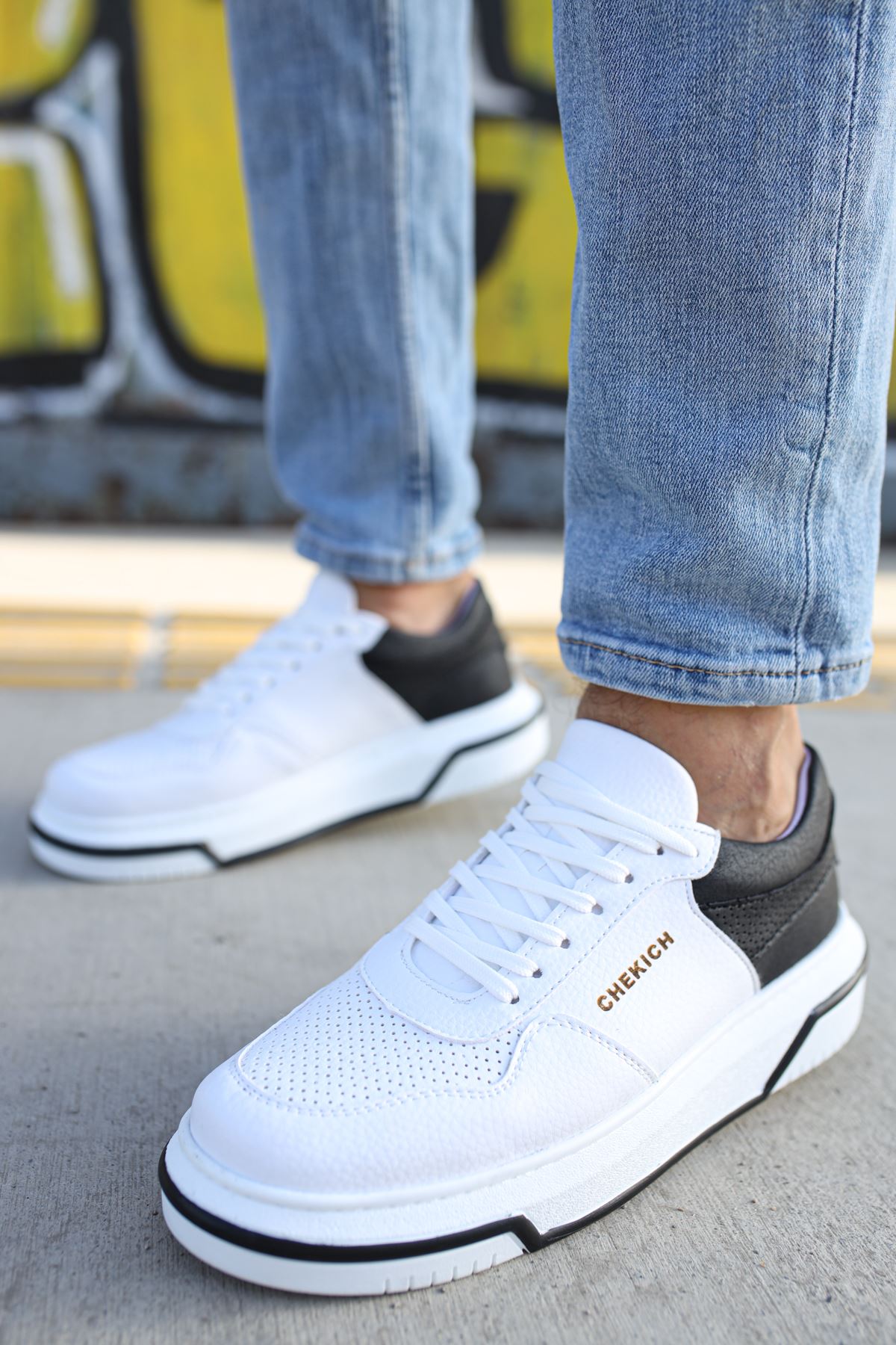 CH075 Men's Unisex White Casual Sneaker Sports Shoes - STREETMODE ™