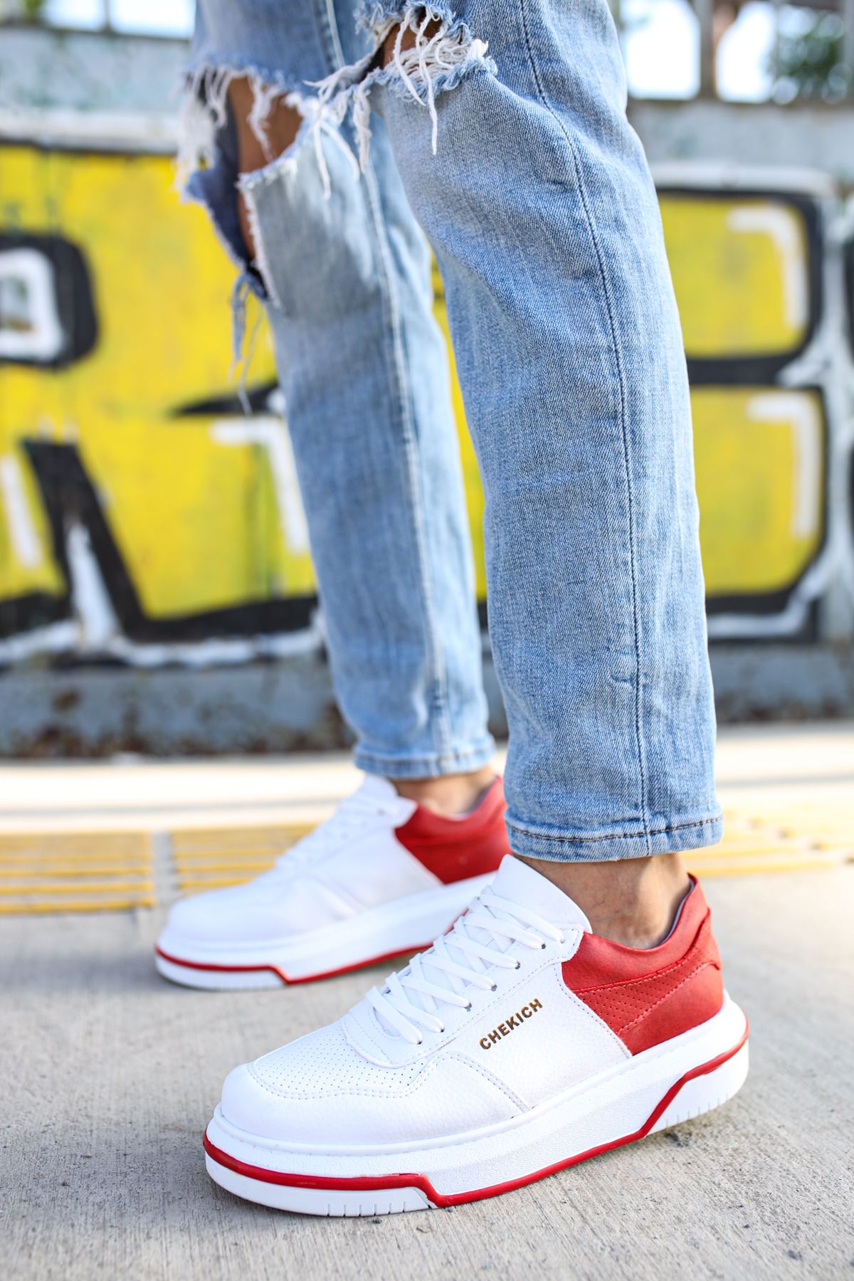 CH075 Men's Unisex White-Red Casual Sneaker Sports Shoes - STREETMODE ™