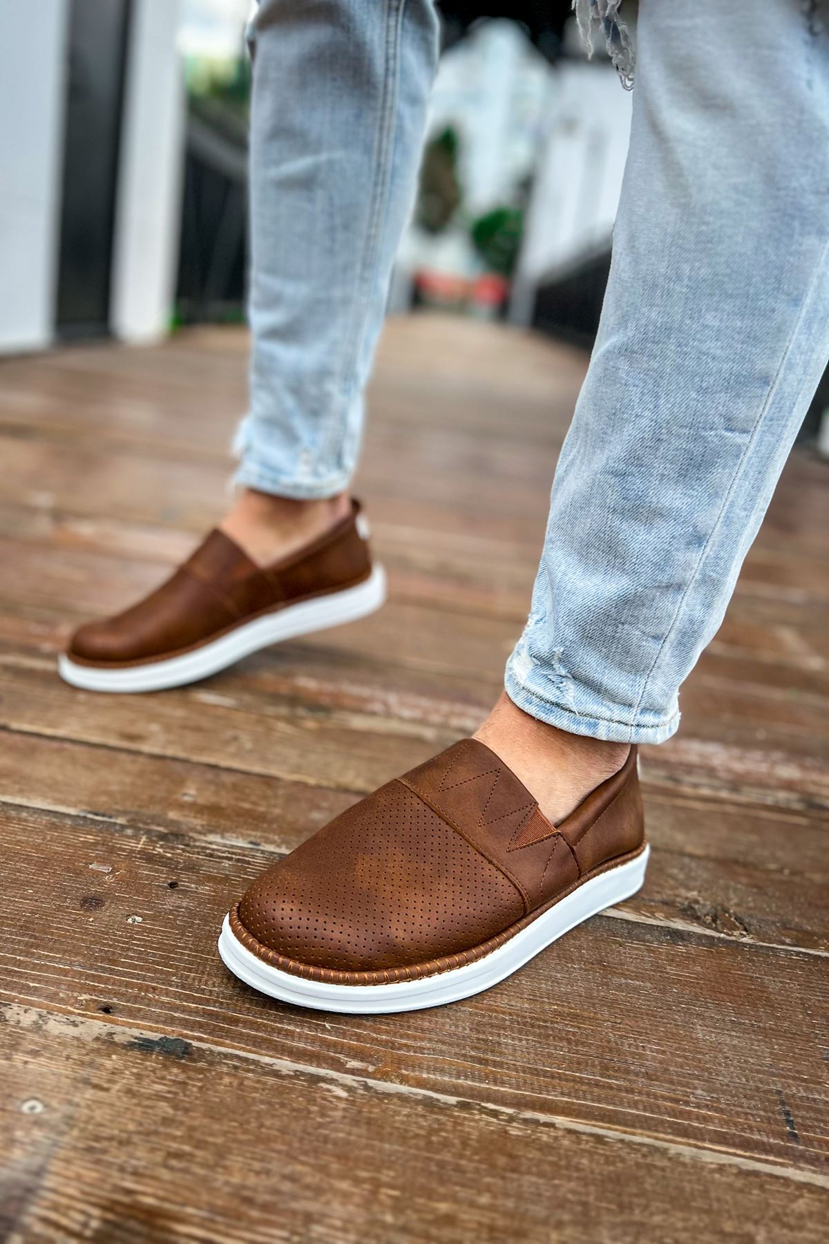 CH091 Men's Brown-White Sole Leather Casual Sports Shoes - STREETMODE ™