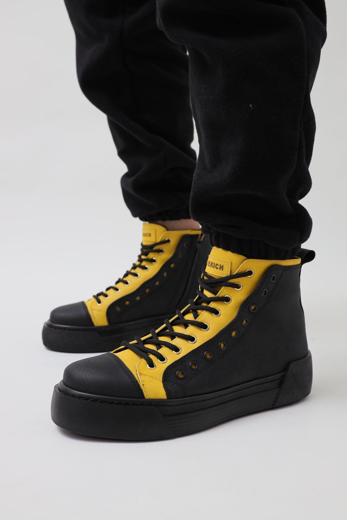 CH167 ST Botas Hombre NEGRO - AMARILLO