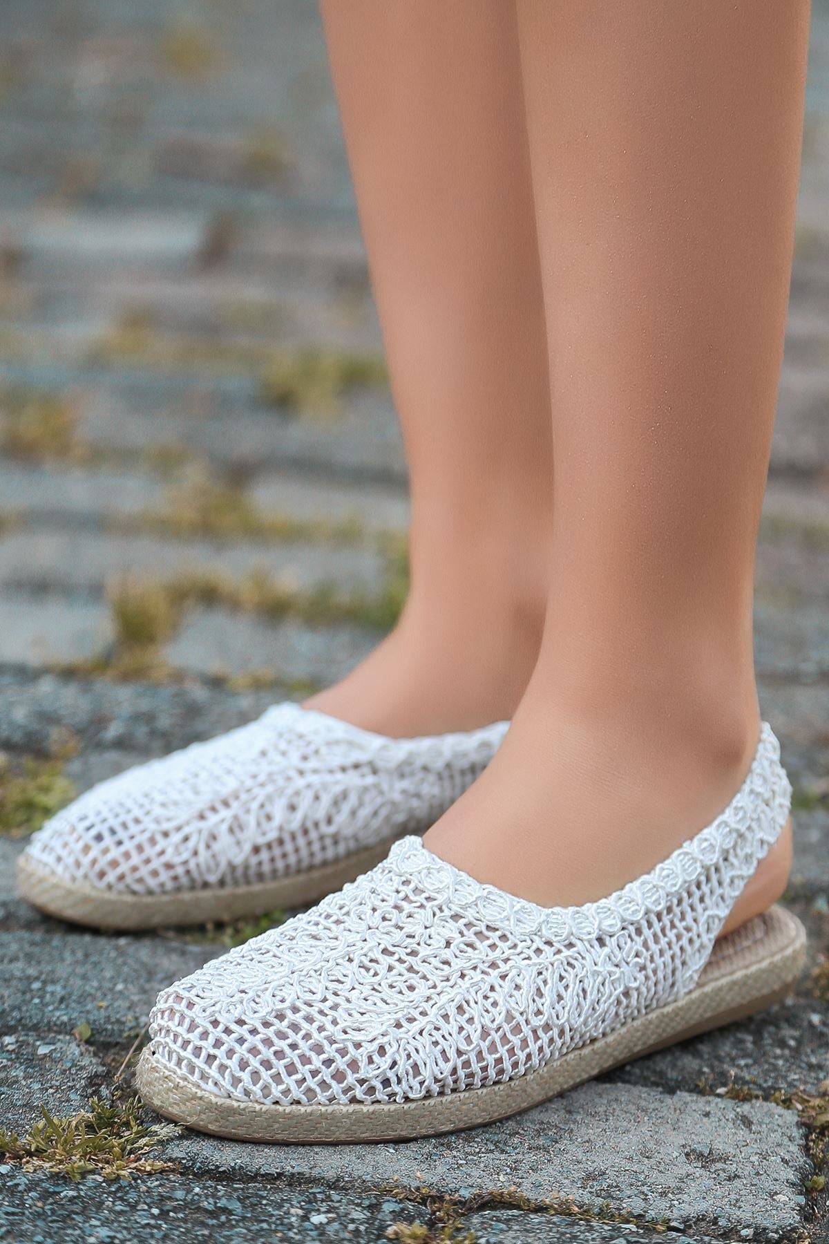 Dalya White Women's Flats - STREETMODE ™