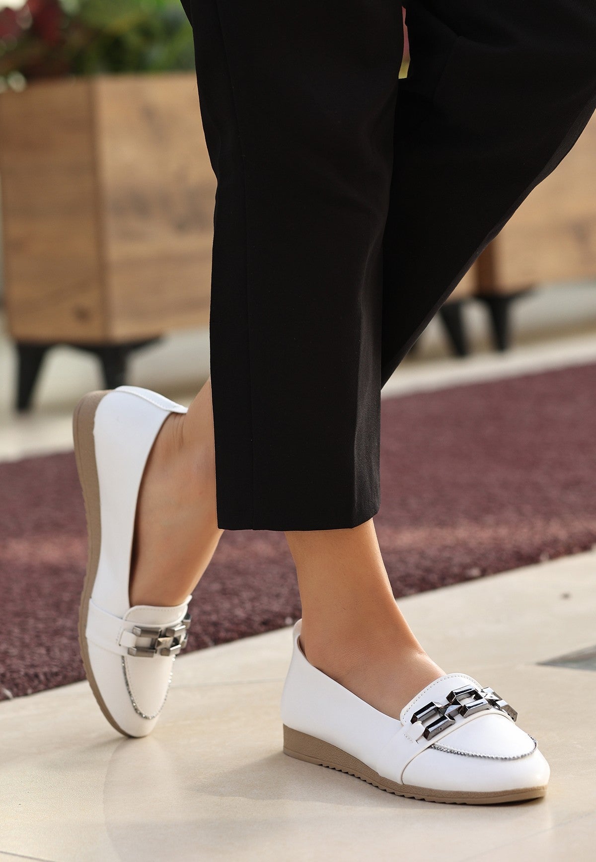 Women's Dois White Skin Flat Shoes - STREETMODE ™