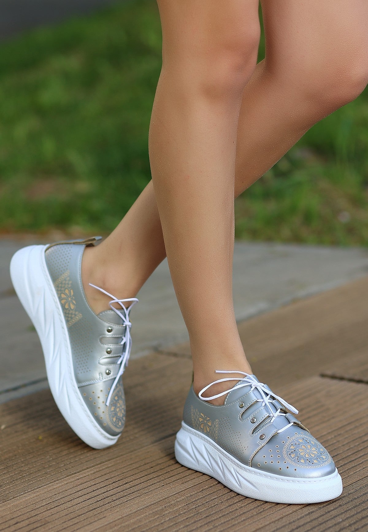 Women's Down Gray Skin Lace-Up Sports Shoes - STREETMODE ™