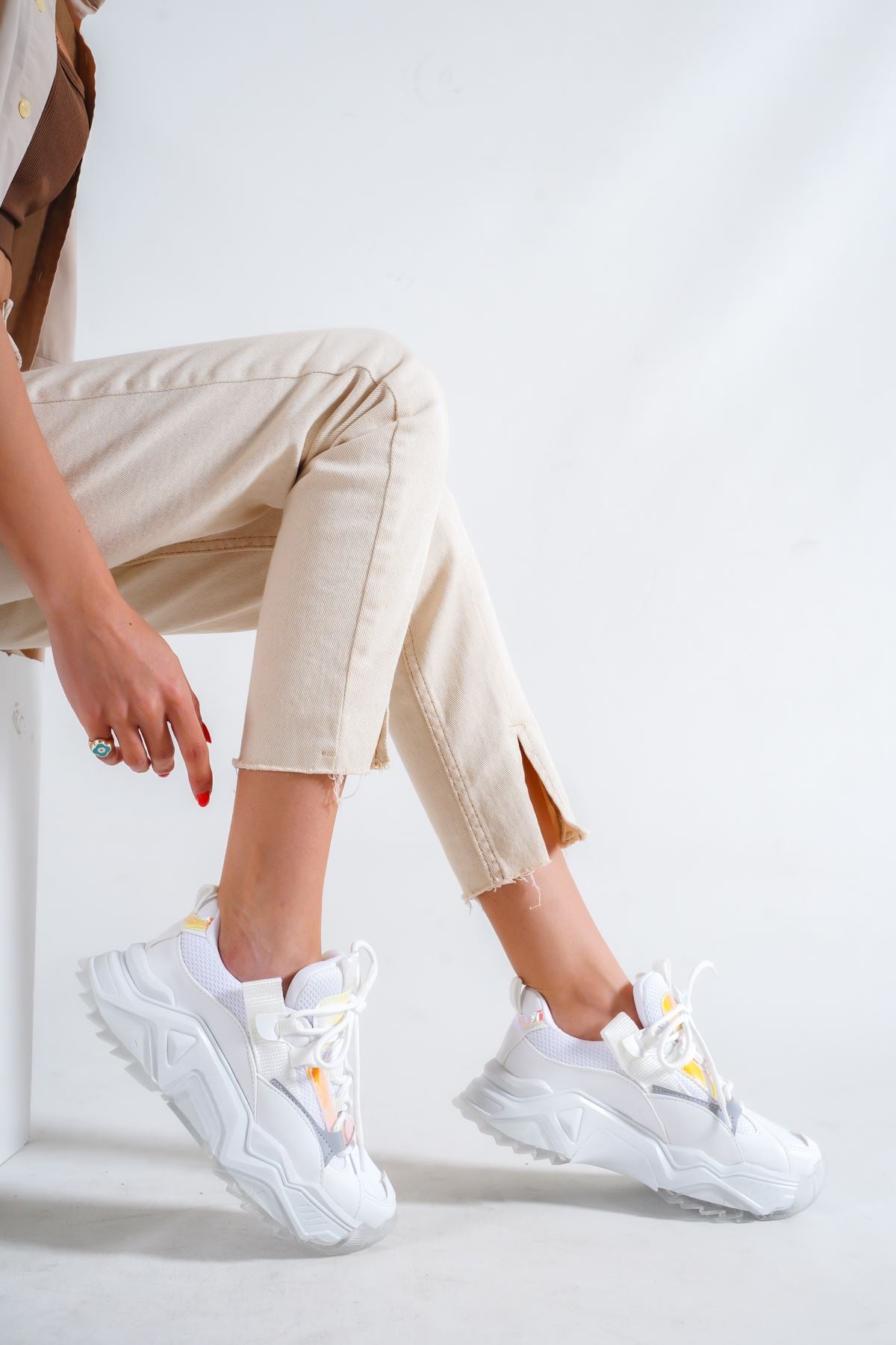 Women's Edinburgh White Lace-up Sports Shoes - STREETMODE ™