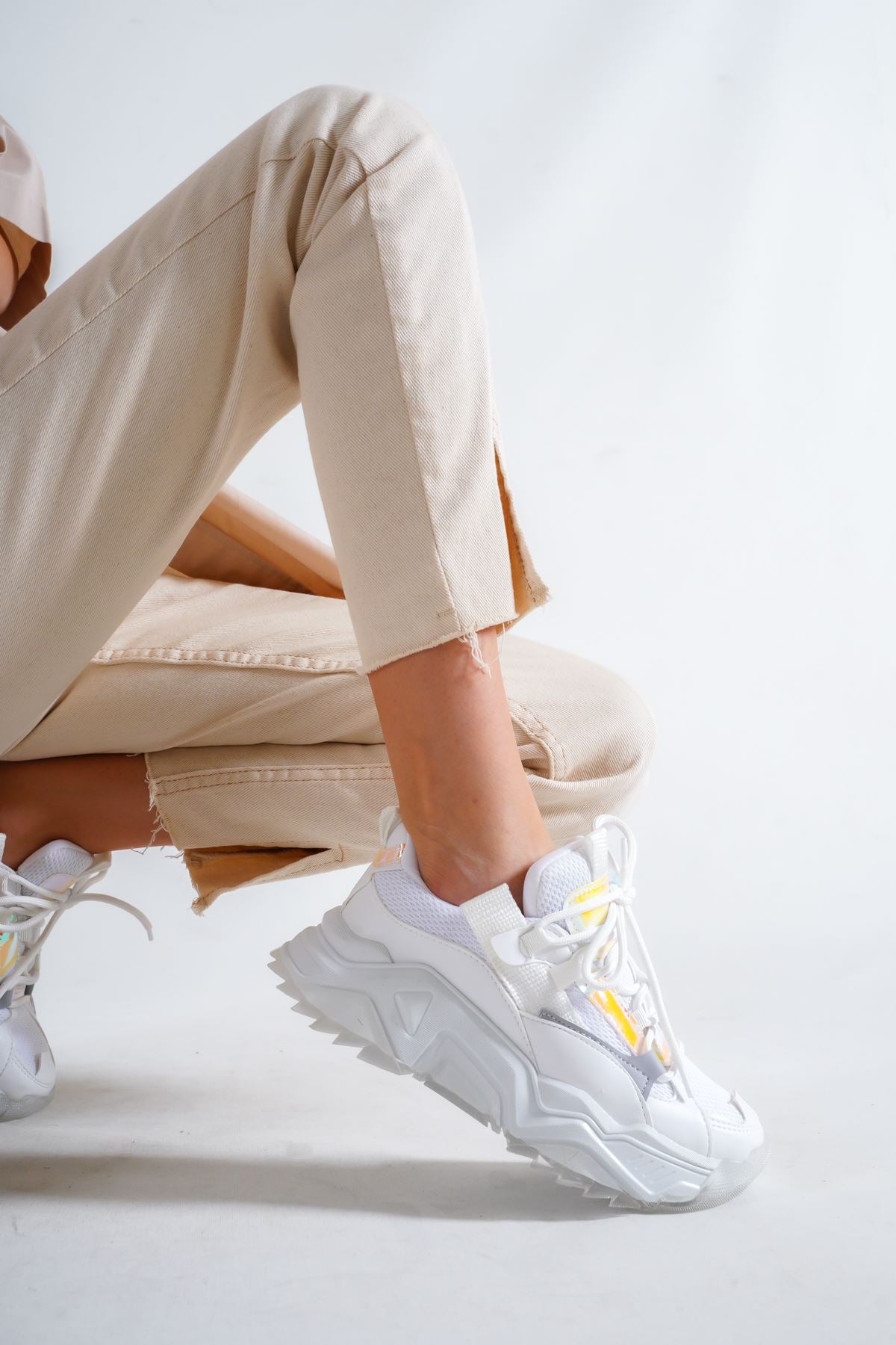 Women's Edinburgh White Lace-up Sports Shoes - STREET MODE ™