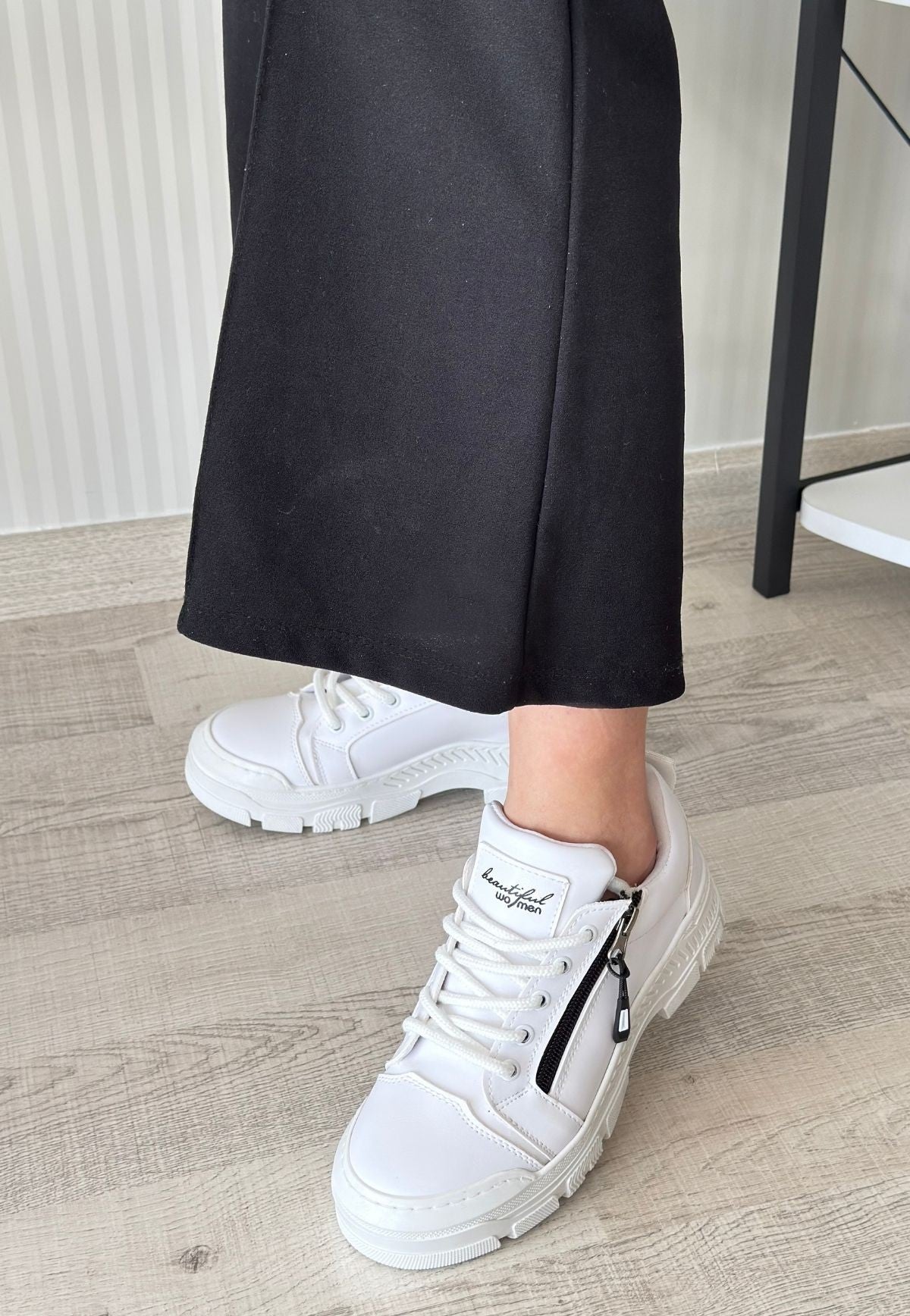 Women's White Leather Lace-Up Sneakers