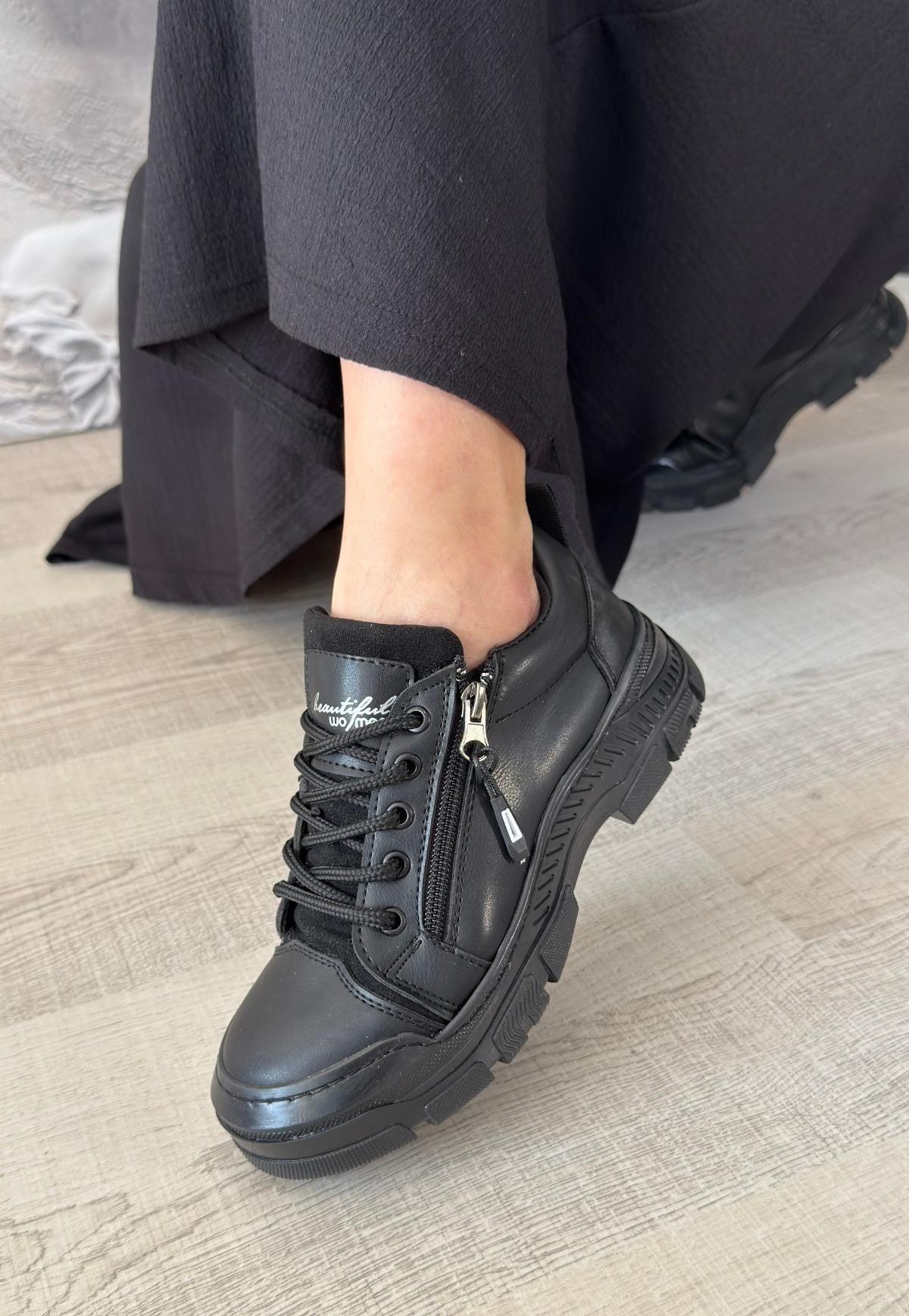 Women's Black Leather Lace-Up Sneakers