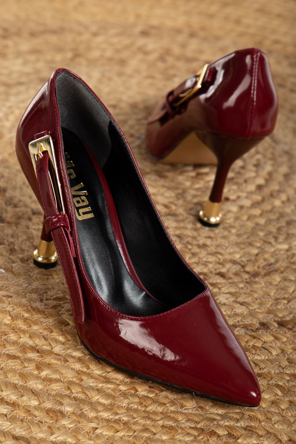 Women's Burgundy Buckle Detailed Pointed Toe Stiletto