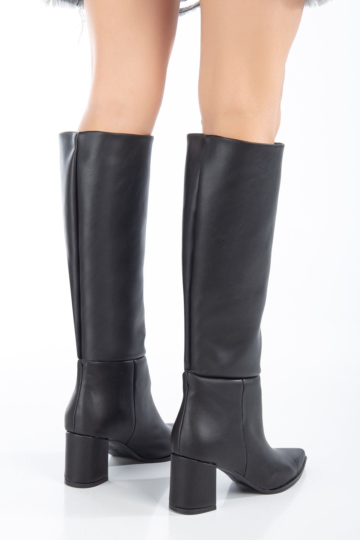 Women's Black Pointed Toe Pull-On Boots