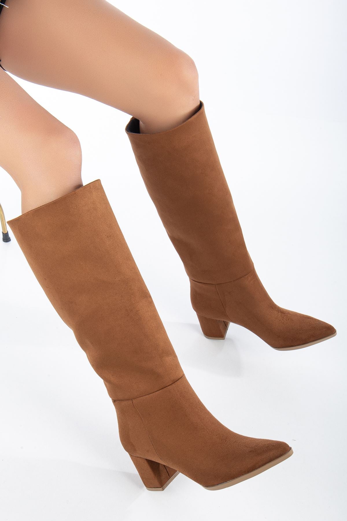 Women's Brown Suede Pointed Toe Pull-On Boots