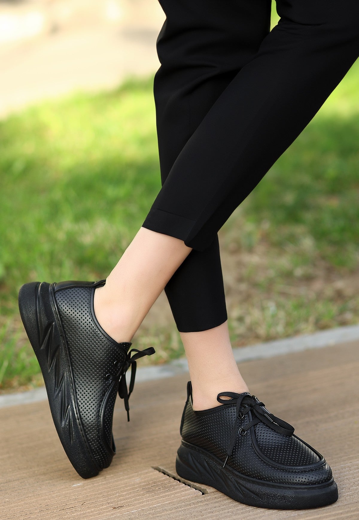 Women's Freya Black Leather Lace-Up Sports Shoes - STREETMODE ™