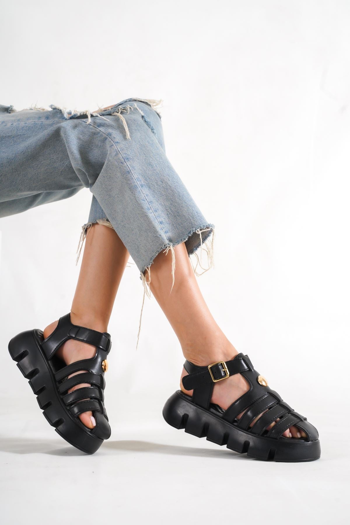 Giovanna Women's Black Buckled Sandals