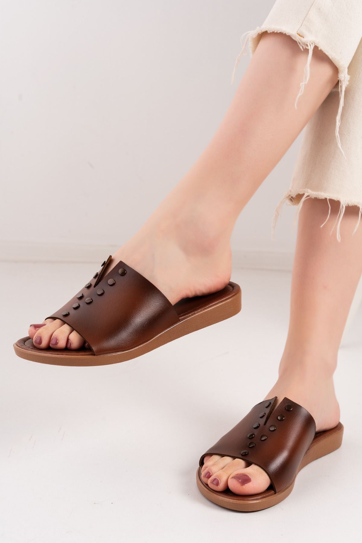 Glenn Brown Genuine Leather Women's Slippers - STREETMODE ™