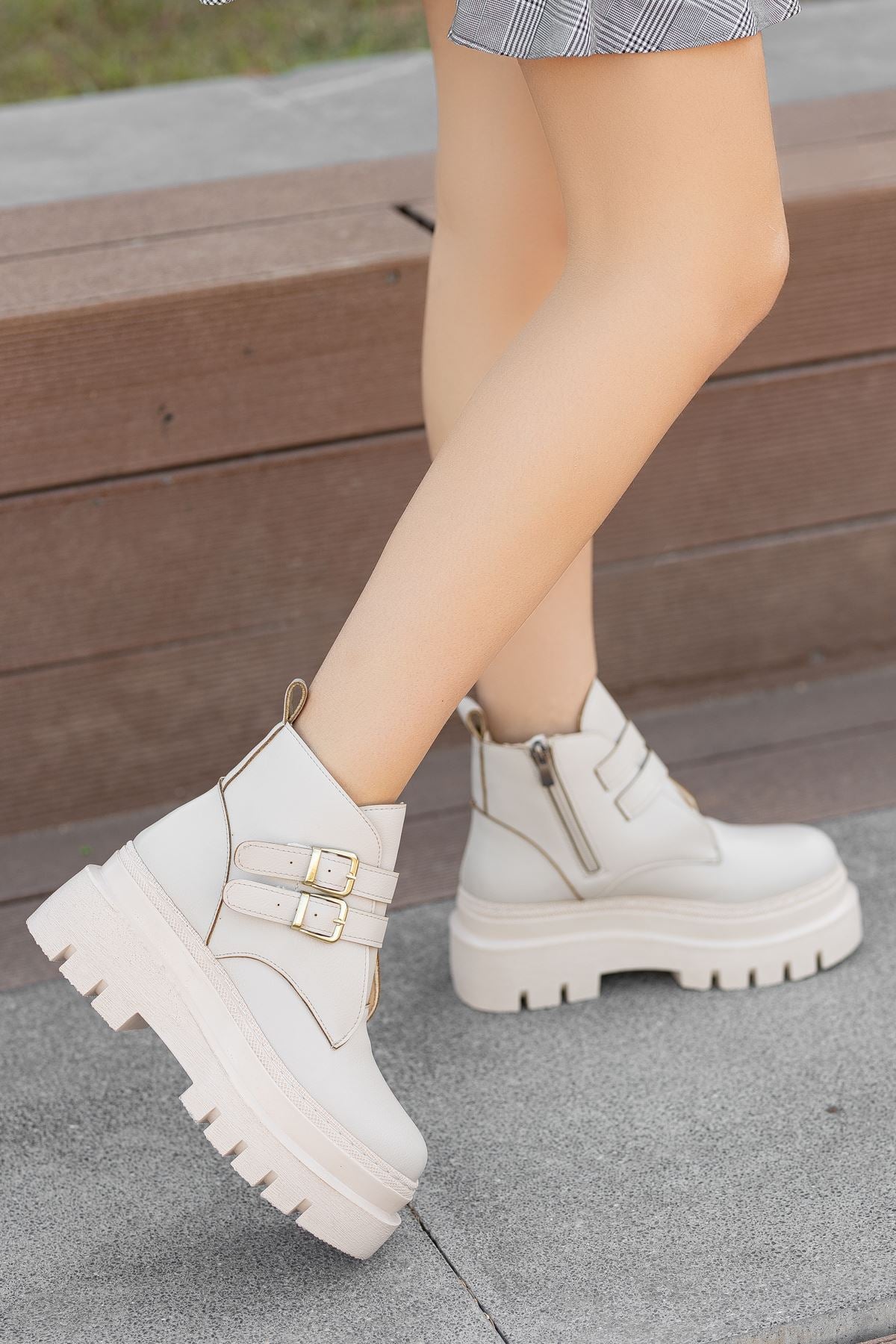 Cream Skin High Heel Detailed Lace-Up Women's Boots