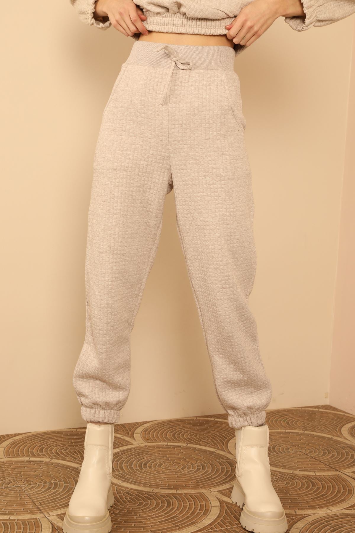 Honeycomb Fabric Ankle Length Comfy Fit Women'S Sweatpant - Beige - STREETMODE ™