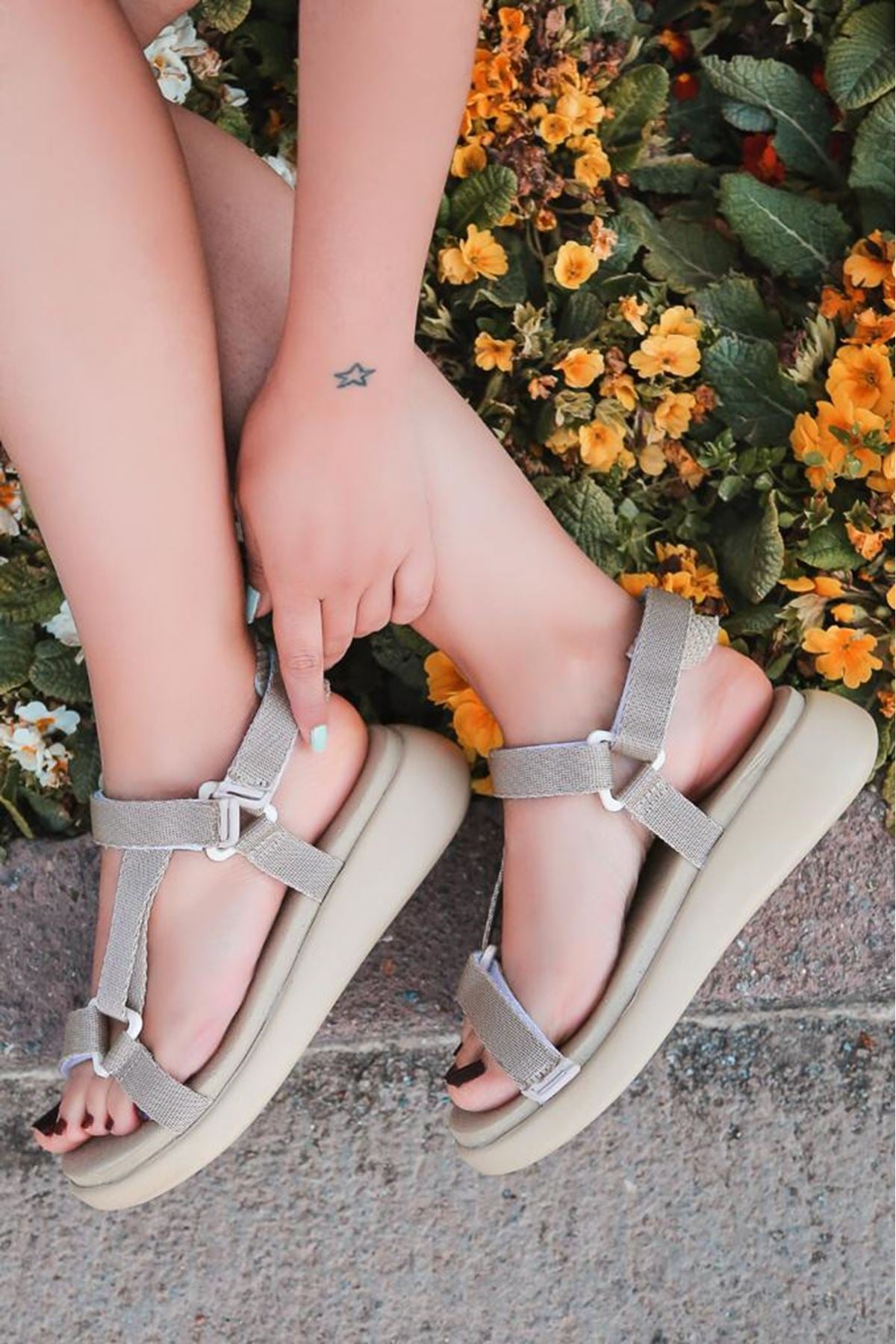 Women's Jeff Mink Velcro Sandals - STREET MODE ™